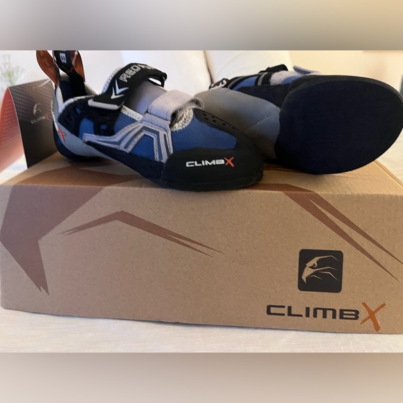 NWT Youth/Women’s Climbing Shoes - Picture 7 of 11